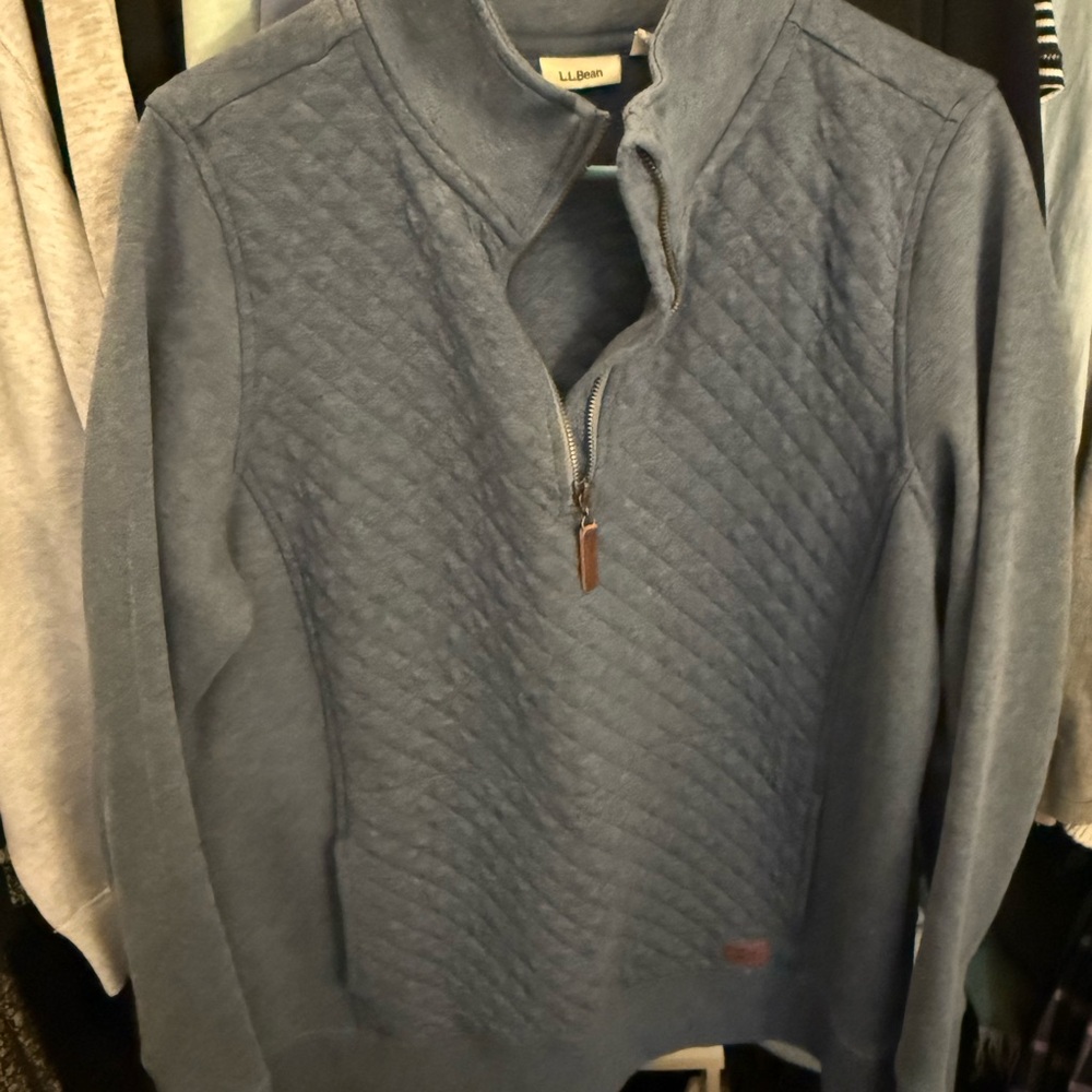 L.L. Bean women’s quilted quarter zip size large blue